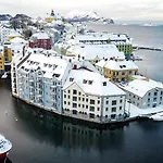 Marina Luxe - Two Bedrooms, High-end, Iconic Location & Private Parking Apartmán *