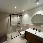 Marina Luxe - Two Bedrooms, High-end, Iconic Location & Private Parking Apartmán *