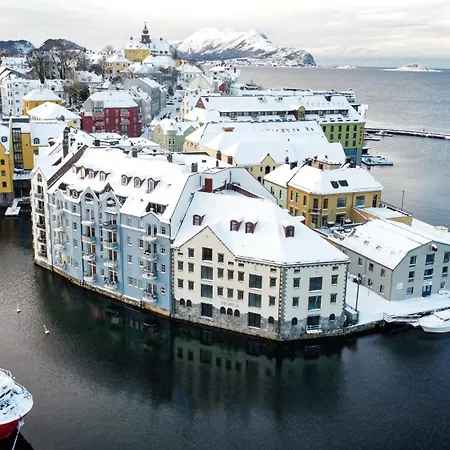 Marina Luxe - Two Bedrooms, High-end, Iconic Location & Private Parking Leilighet *