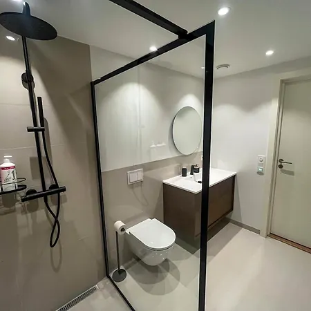 Marina Luxe - Two Bedrooms, High-end, Iconic Location & Private Parking * Ålesund
