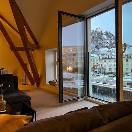 Апартаменты Marina Luxe - Two Bedrooms, High-end, Iconic Location & Private Parking