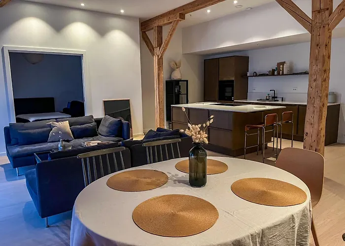 Апартаменты Marina Luxe - Two Bedrooms, High-end, Iconic Location & Private Parking *