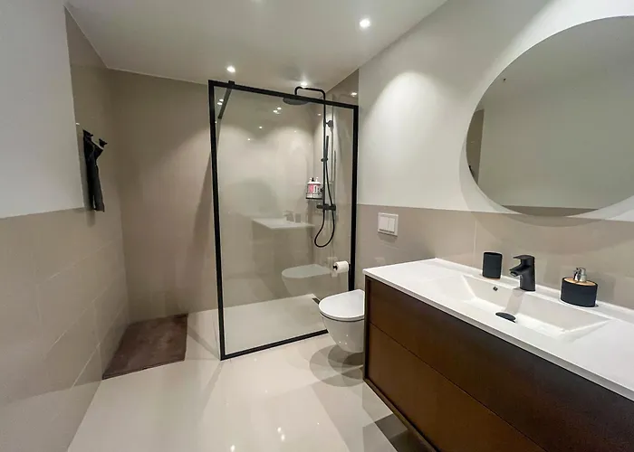 Marina Luxe - Two Bedrooms, High-end, Iconic Location & Private Parking Апартаменты